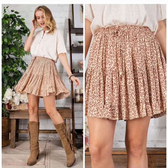 easel Dresses & Skirts - Adorable Floral Printed, Ruffled Mini Skirt  S-M-L